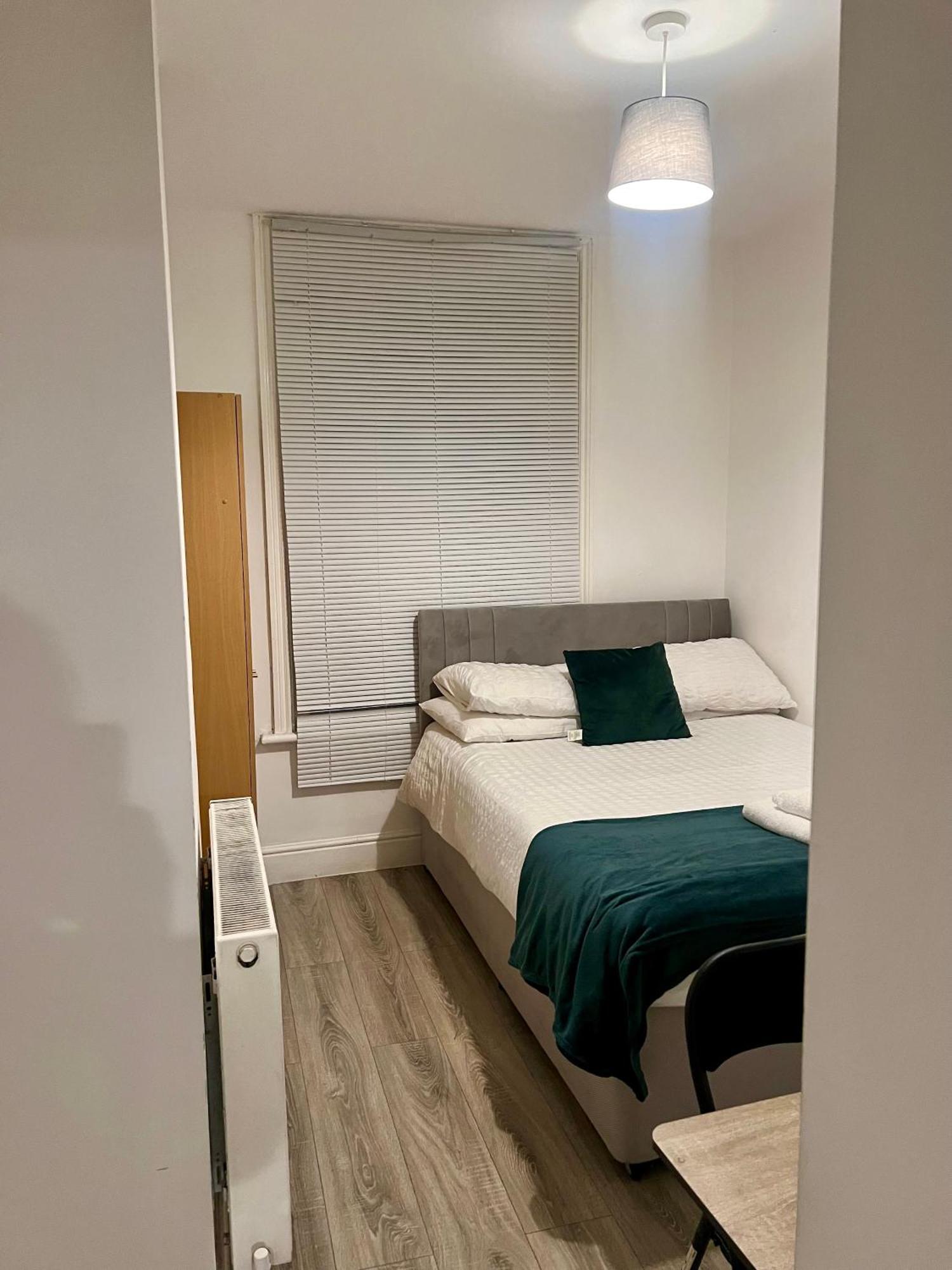 The Coral Guest House 1 Fratton Park Portsmouth Bagian luar foto